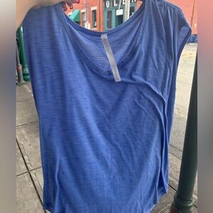 Lululemon top